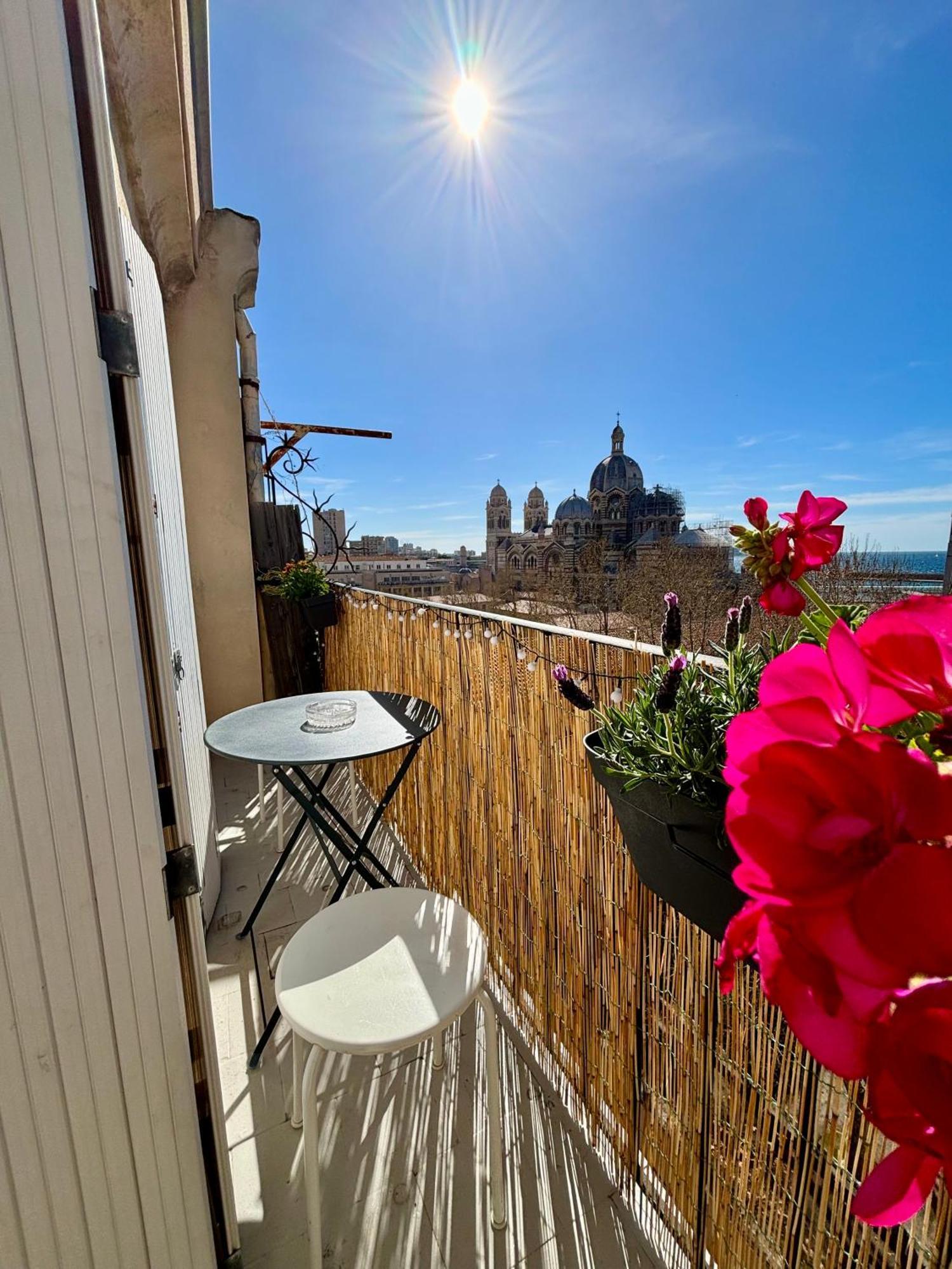 Appartamento Studio Avec Vue Sur La Major Marsiglia Esterno foto